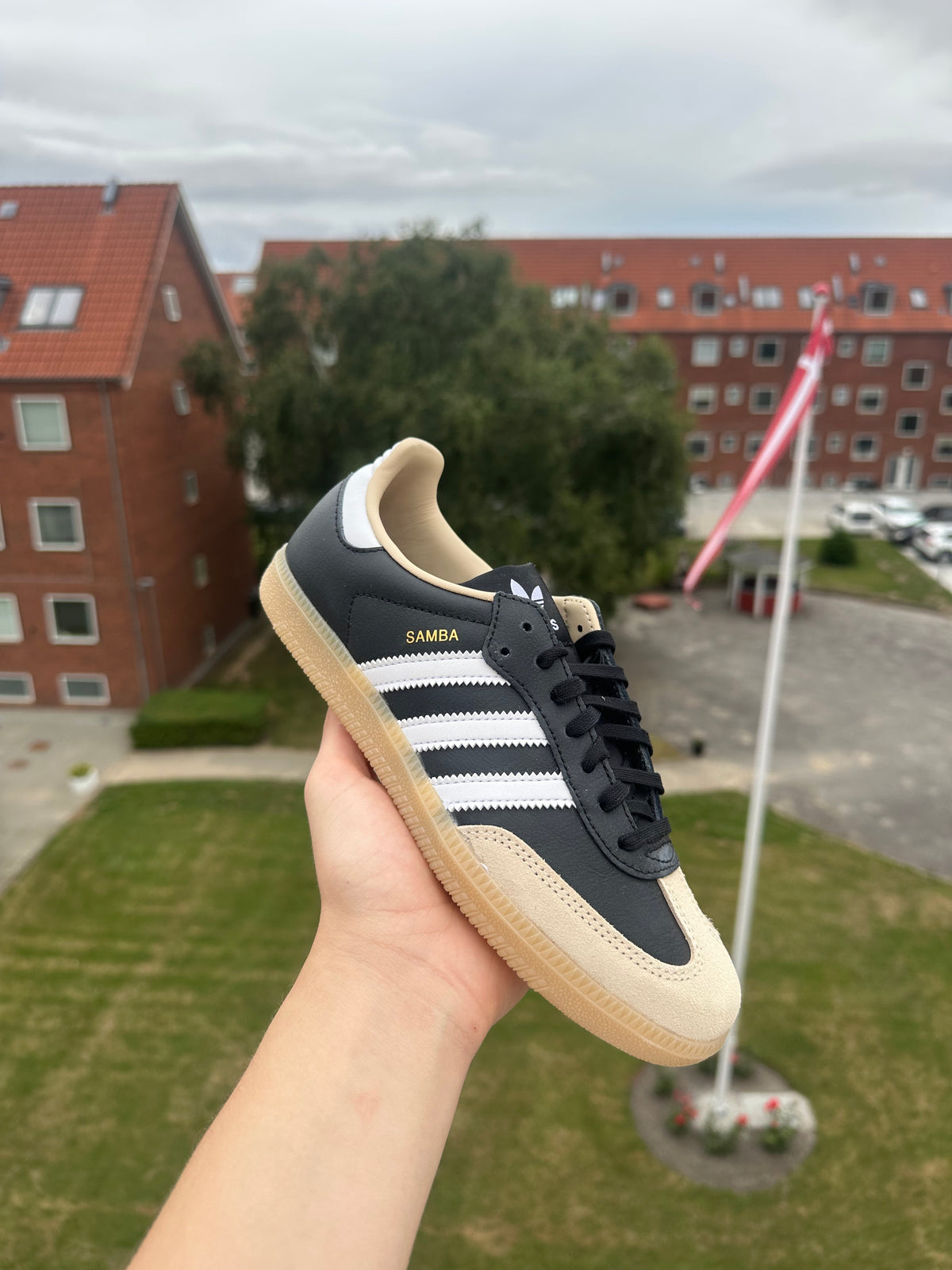 Adidas Samba OG "Core Black Cloud White Gum" (GS)