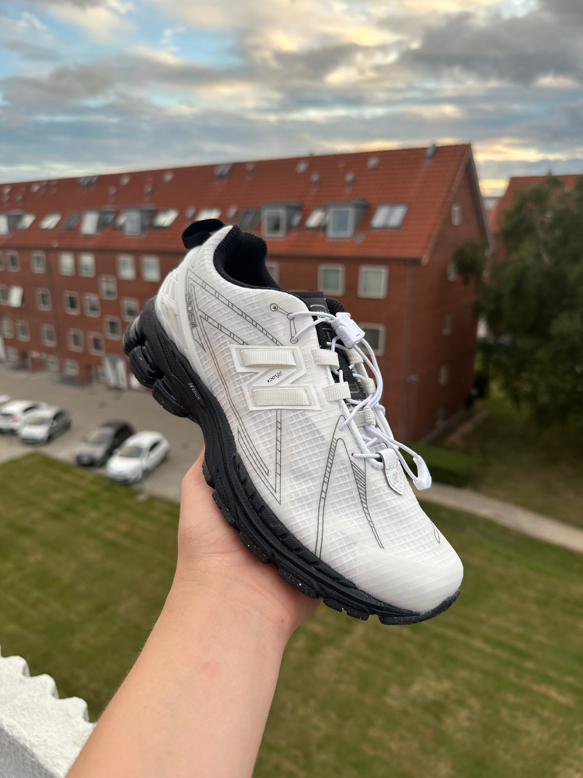 New Balance 1906R "No Sew Pack White Black"