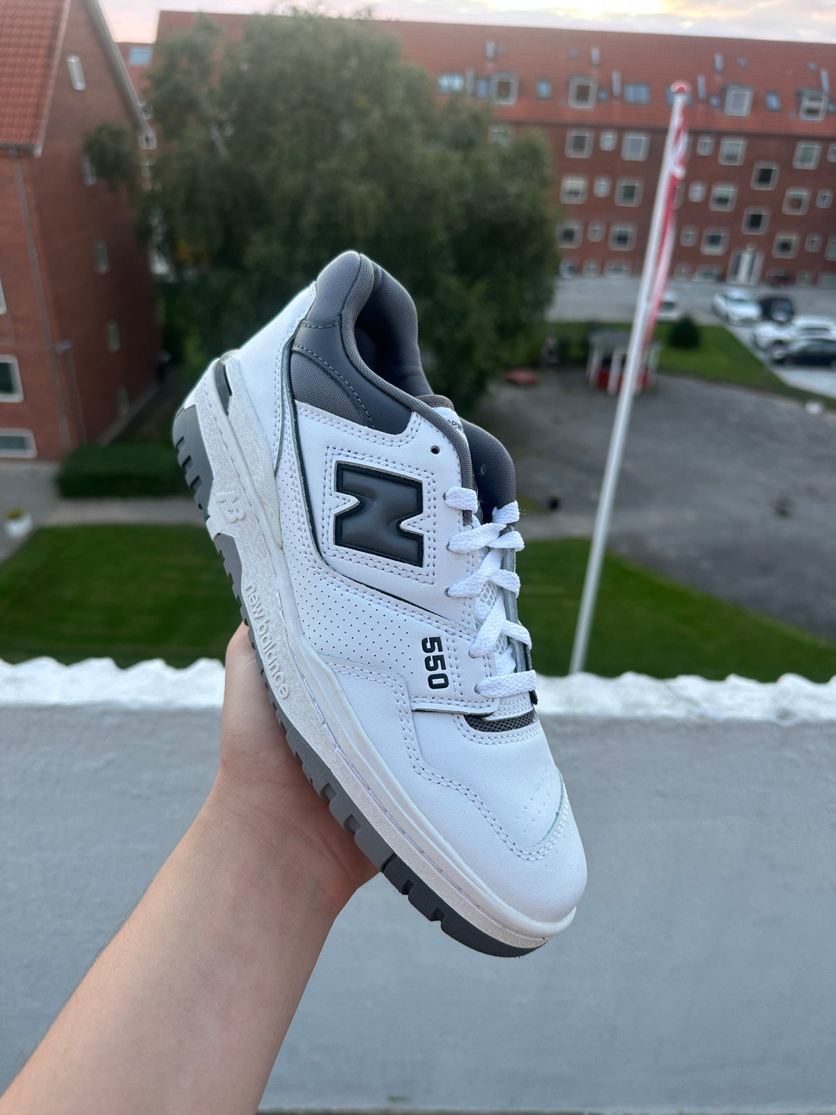 New Balance 550 White Grey Dark Grey